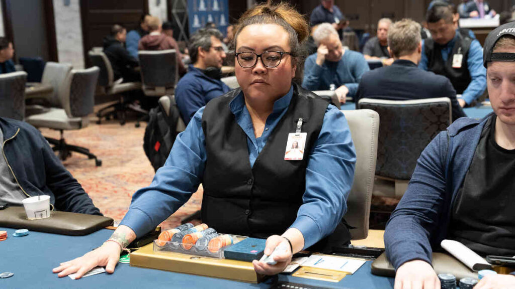 how to deal texas holdem poker