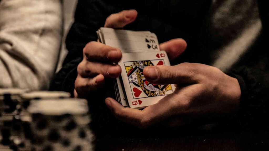 what attracts players to poker