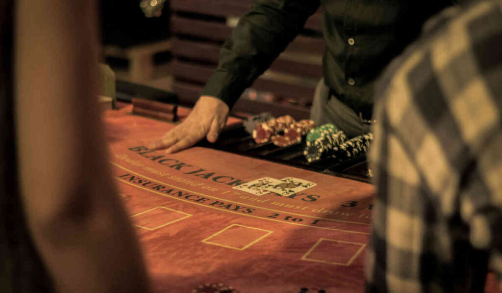 why are poker players better gamblers
