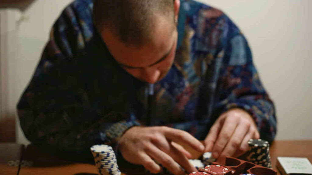 why new players should try online poker