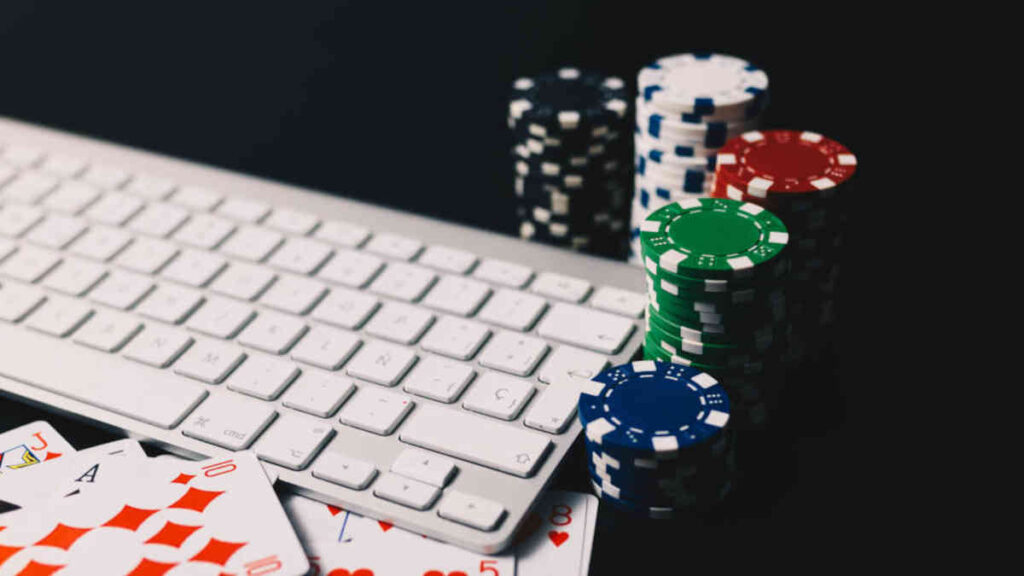 how to play online poker free guide